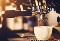 Міжнародний день кави: 5 найкращих кавових коктейлів з горілкою Absolut